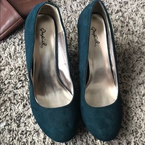 Emerald Heels